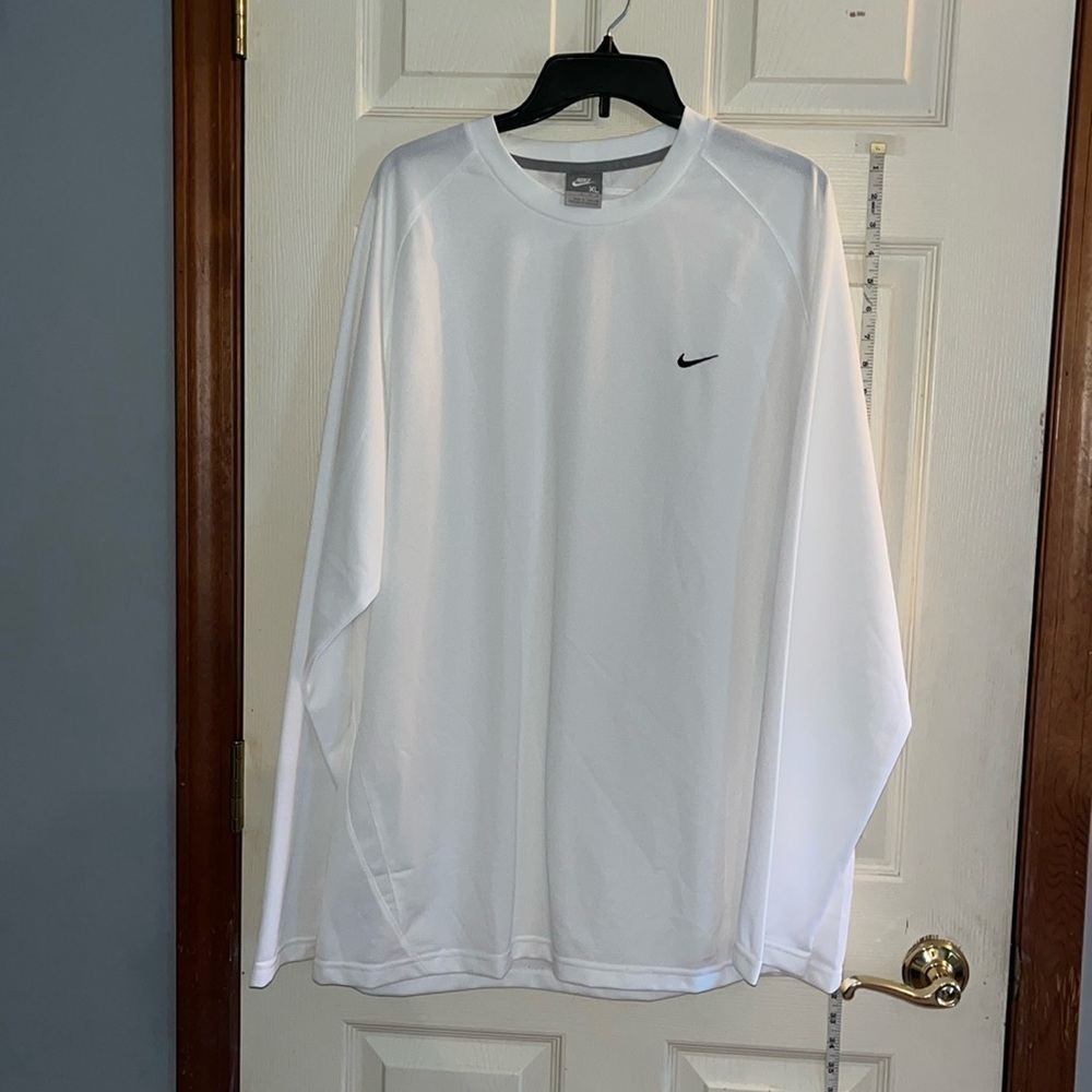 Nike-XL-white with black swoosh-long sleeve,crewneck, textured, Shirt.
